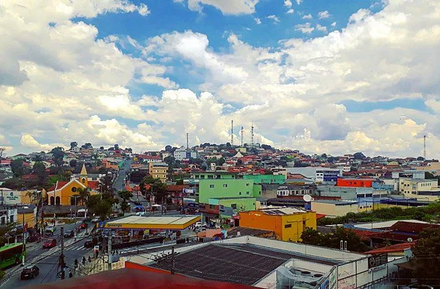 Prefeitura de Ribeirão das Neves/MG abre concurso com 663 vagas na área da Saúde; remuneração de até R$ 7 mil