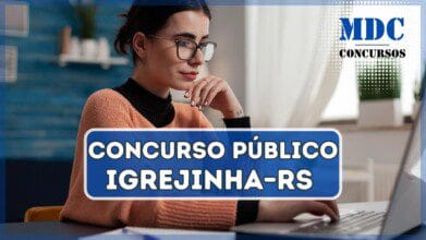 Mulher concentrada no trabalho em um notebook | Concurso em Igrejinha – RS oferece 88 vagas com remuneração de até R$ 16.025,27