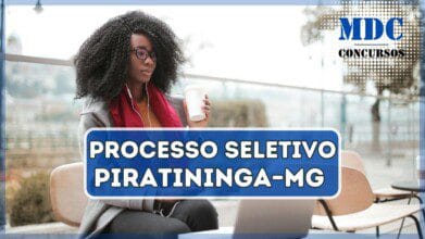 Processos Seletivos 4 Mulher sentada, usando notebook e tomando café | Piratininga – MG oferece mais de 20 vagas e salários de até R$ 3.977,63 em novo processo seletivo