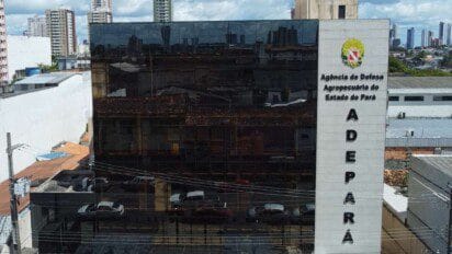 Prédio da Agência de Defesa Agropecuária do Estado do Pará com fachada espelhada e nome ADEPARÁ em destaque. Foto: Divulgação/ADEPARÁ