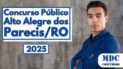 Homem jovem de aparência séria está em pé com os braços cruzados, vestindo uma camisa azul de manga comprida, olhando diretamente para a câmera com expressão confiante e postura ereta; o fundo é uma parede de concreto cinza com textura rústica, criando um contraste entre o visual urbano do ambiente e o visual elegante e moderno do homem - Alto Alegre dos Parecis – RO lança Edital de Concurso Público