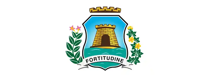 Fortaleza/CE abre processo seletivo com 32 vagas imediatas 1 Brasão da Prefeitura de Fortaleza, com torre amarela sobre ondas do mar e ramos floridos nas laterais, acompanhado da faixa com a palavra "Fortitudine"