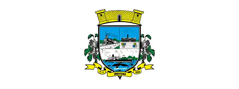 Brasão do município de Imbituba-SC com elementos que representam a economia, natureza e história local, ladeado por ramos verdes e coroa dourada no topo