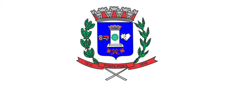 Ponta Porã-MS abre 215 vagas de até R$ 4.184,80 em Processo Seletivo 1 Brasão do município de Ponta Porã, com escudo azul, torre central, folhas verdes, coroa prateada no topo e fita vermelha com o nome e datas da cidade.