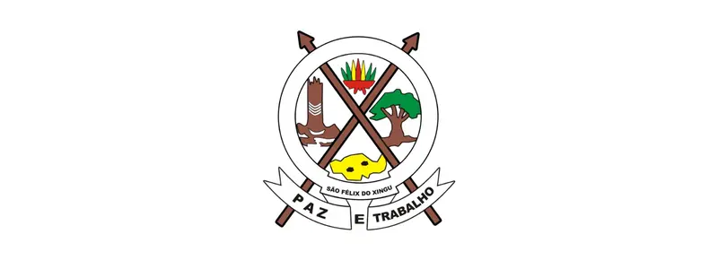 Brasão de São Félix do Xingu com escudo circular, símbolos naturais, duas lanças cruzadas e faixa com o lema Paz e Trabalho