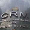 Fachada do prédio do CRM-PA com letras em destaque e identificação do Conselho Regional de Medicina do Estado do Pará. Foto: Divulgação/CRM-PA