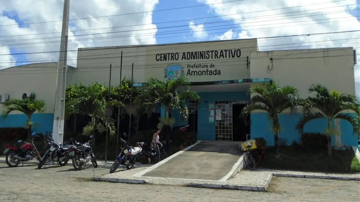 Concurso Amontada CE 2026 — fachada do Centro Administrativo da Prefeitura de Amontada, no Ceará
