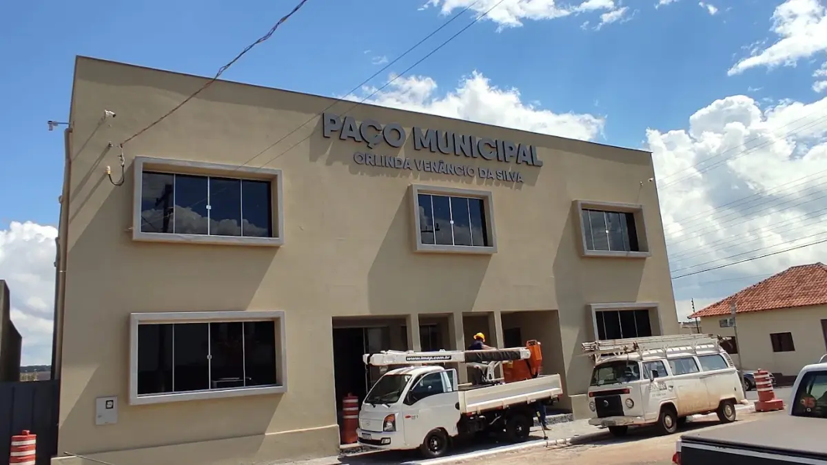 Concurso Buriti Alegre GO abre 102 vagas com salários de até R$ 4,6 mil 1 Fachada do Paço Municipal Orlinda Venâncio da Silva, sede da prefeitura do concurso Buriti Alegre GO
