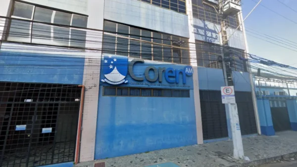 Fachada da sede do COREN-AM em Manaus, órgão que realiza o concurso COREN AM 2026