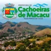 Vista aérea de Cachoeiras de Macacu com montanhas ao fundo e brasão da prefeitura em destaque. Foto: Divulgação/Prefeitura de Cachoeiras de Macacu-RJ