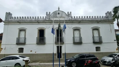 Fachada histórica da Câmara Municipal, órgão responsável pelo concurso Câmara de Angra dos Reis RJ com resultado final divulgado