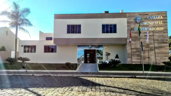Concurso Câmara de Curitibanos SC divulga resultado preliminar da prova de títulos 3 Fachada da Câmara Municipal de Vereadores de Curitibanos, sede do concurso Câmara de Curitibanos SC