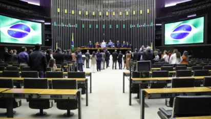 Concurso Câmara dos Deputados: plenário da Câmara durante sessão legislativa em Brasília