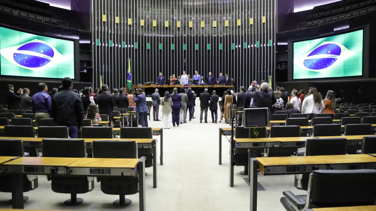 Concurso Câmara dos Deputados: plenário da Câmara durante sessão legislativa em Brasília