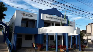 Fachada da Prefeitura de Colombo, capital do estado do Paraná, que oferece 300 vagas no concurso Colombo PR para Professor