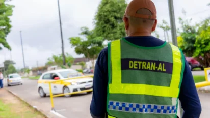 Concurso DETRAN AL 2026 com agente em fiscalização de trânsito