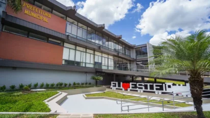 Concurso Esteio RS na sede da Prefeitura Municipal