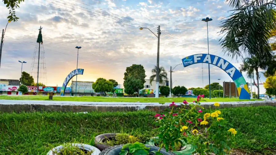 Concurso Faina GO na entrada da cidade de Faina