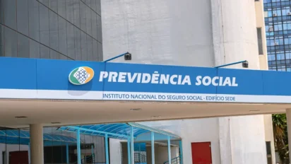 Concurso INSS 2026: fachada da Previdência Social com identificação do Instituto Nacional do Seguro Social