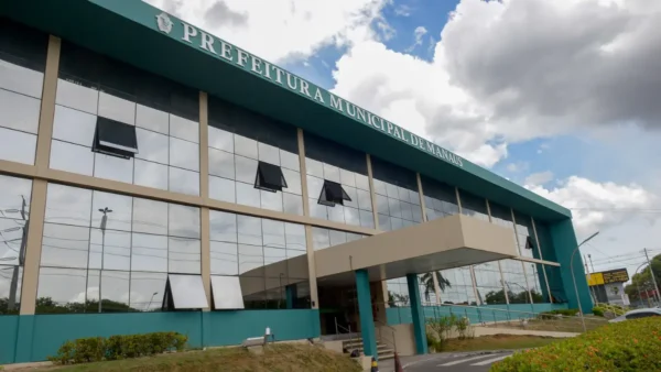 Fachada da Prefeitura de Manaus, sede do concurso PGM Manaus