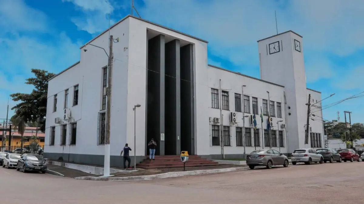 Concurso PGM Porto Velho 2026 com vagas para procurador no prédio da Prefeitura de Porto Velho