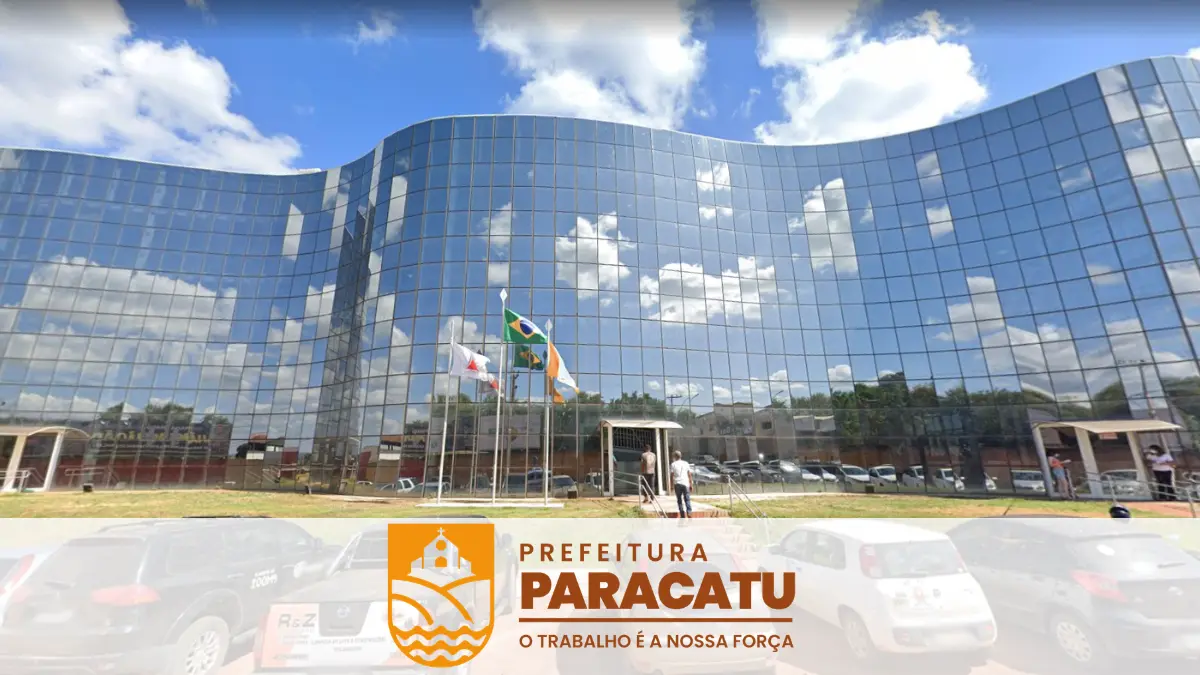 Concurso Paracatu MG 2026: banca IBGP é contratada e edital está em preparação 1 Concurso Paracatu MG 2026: sede da Prefeitura de Paracatu com fachada espelhada do prédio administrativo