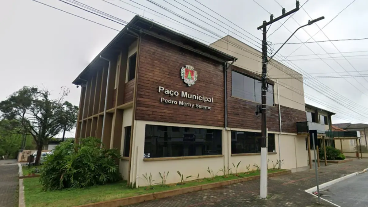 Concurso Três Barras SC: 39 vagas com salários de até R$ 9,2 mil; veja cargos e como participar 1 Concurso Três Barras SC: sede da Prefeitura Municipal de Três Barras em Santa Catarina