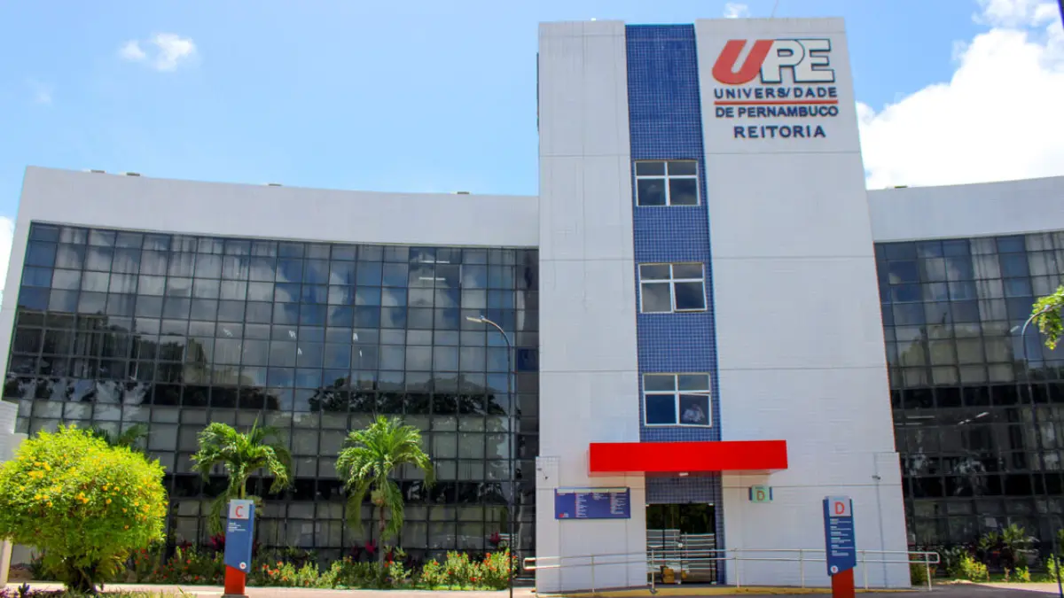 Concurso UPE 2026 — fachada da Reitoria da Universidade de Pernambuco, em Recife
