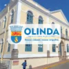 Fachada de um casarão histórico de cor amarela com janelas azuis, onde se vê o logotipo da Prefeitura de Olinda centralizado sobre a imagem. Foto: Divulgação/Prefeitura de Olinda-PE