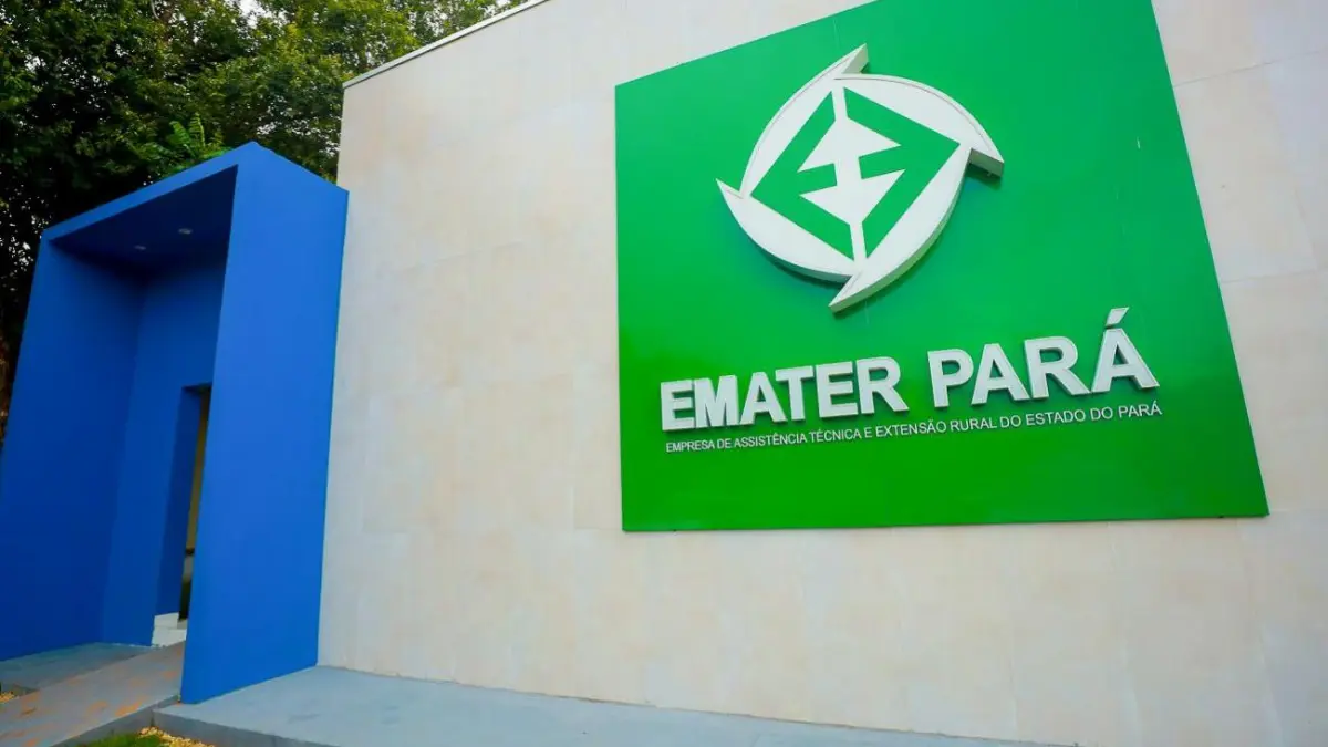 Fachada da Emater Pará com grande painel verde exibindo o logotipo e o nome da instituição ao lado de entrada azul do prédio. Foto: Divulgação/Ascom (Governo do Pará)