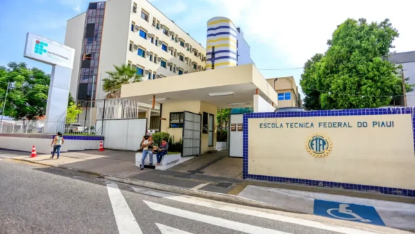 Especialização gratuita IFPI abre 24 vagas em Letras/Inglês na modalidade a distância 4 Especialização gratuita IFPI