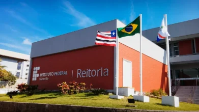 Fachada da Reitoria do Instituto Federal do Maranhão (IFMA), instituição que oferece especialização EaD gratuita