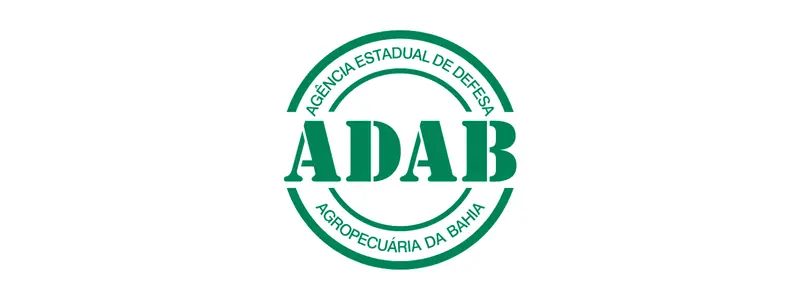 Concurso ADAB: 200 vagas imediatas com salários de até R$ 7.445,86 1 Logotipo da ADAB com selo circular verde contendo o nome Agência Estadual de Defesa Agropecuária da Bahia e a sigla ADAB em destaque ao centro.
