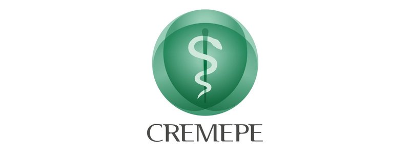 Concurso CREMEPE: 69 vagas com salários de até R$ 9,6 mil 1 Logotipo do CREMEPE em formato circular verde com símbolo da serpente entrelaçada em bastão ao centro e o nome CREMEPE abaixo