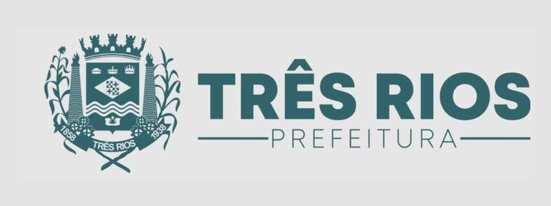 Prefeitura de Três Rios abre processo seletivo com 49 vagas 1 Logo da Prefeitura de Três Rios com brasão à esquerda e o texto "TRÊS RIOS PREFEITURA" à direita em letras maiúsculas.