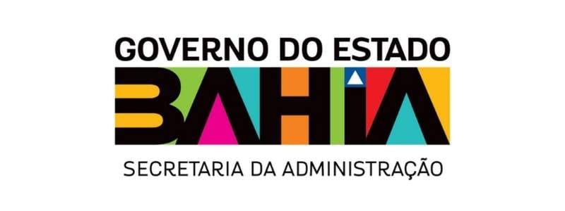 Seleção REDA: SAEB abre 25 vagas c/ salários de até R$ 8.785 1 SAEB: Logotipo do Governo do Estado da Bahia com a inscrição "Secretaria da Administração" em letras pretas abaixo do nome do estado estilizado com cores vibrantes.