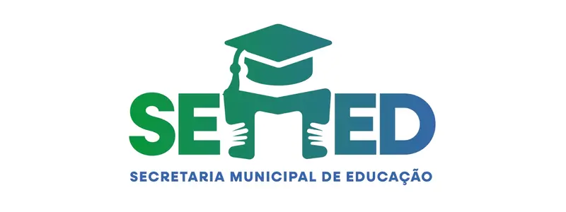 Logotipo da SEMED com a sigla em verde e azul e a inscrição Secretaria Municipal de Educação de Japeri/RJ acompanhada de símbolo de livro e capelo acadêmico
