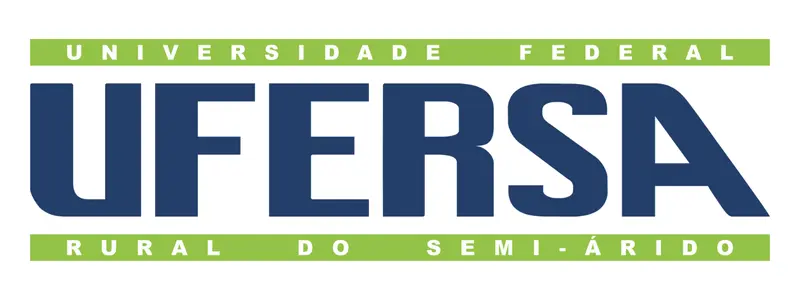 Logotipo da UFERSA com o nome Universidade Federal Rural do Semi-Árido em faixas verdes e letras azuis estilizadas