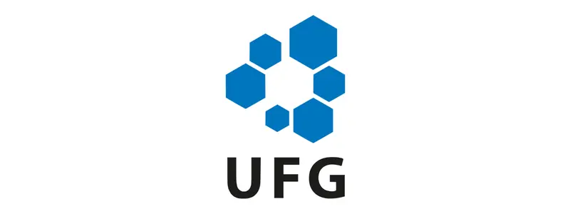 UFG abre processo seletivo com 191 vagas para estágio remunerado 1 Logotipo da UFG com hexágonos azuis formando símbolo e sigla UFG em preto