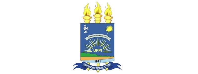 UFPI abre 120 vagas em Especialização EaD gratuita em Gestão EPT 1 UFPI abre 120 vagas em Especialização EaD gratuita em Gestão EPT: Brasão da Universidade Federal do Piauí com três tochas no topo, raios de sol, paisagem e o nome UFPI ao centro.