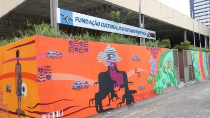 Fachada da Fundação Cultural do Estado do Pará com mural colorido, sede do PSS Fundação Cultural do Pará