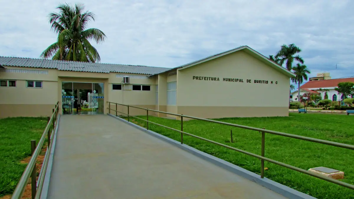 Fachada da Prefeitura Municipal de Buritis ilustrando o processo seletivo Buritis MG 