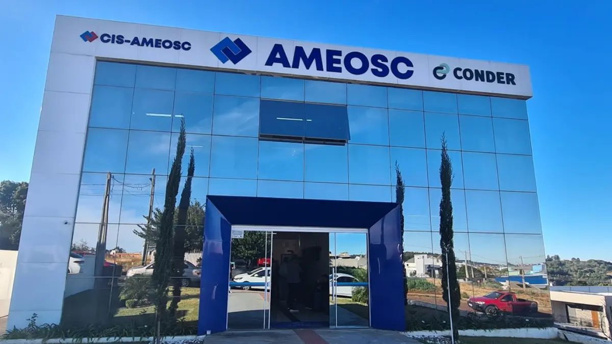 Fachada da sede da AMEOSC, entidade que abre processo seletivo AMEOSC com vagas para Engenheiro Civil e Desenhista