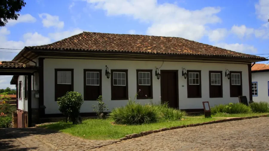 Processo seletivo Catas Altas MG 2026 — casarão colonial histórico no centro da cidade