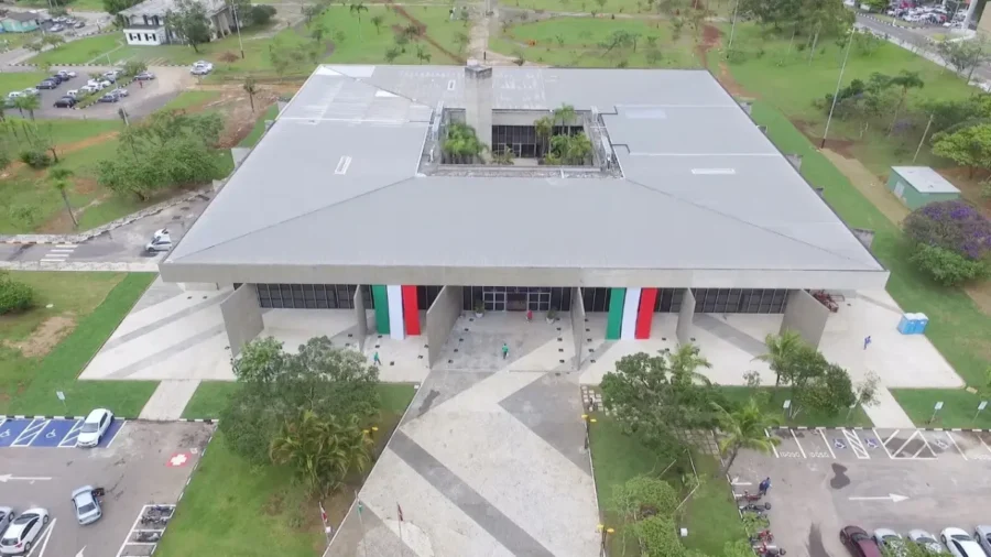 Vista aérea da sede da Prefeitura Municipal de Criciúma, local do processo seletivo Criciúma SC