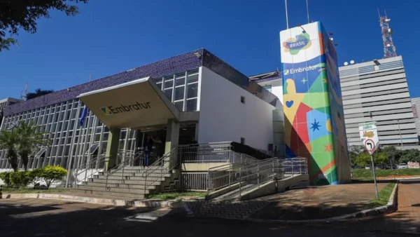 Processo Seletivo Embratur divulga inscrições validadas e convoca para prova 4 Fachada do prédio da Embratur em destaque no processo seletivo Embratur