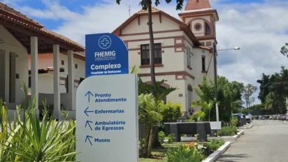 Placa do Complexo Hospitalar de Barbacena, instituição com processo seletivo FHEMIG