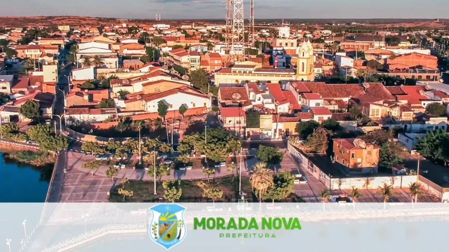 Vista aérea da cidade sede do processo seletivo Morada Nova CE com igreja e praça central