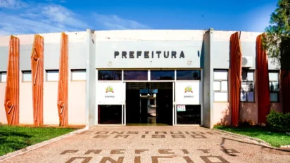 Processo Seletivo Quirinópolis GO 2026 — fachada da Prefeitura Municipal de Quirinópolis, em Goiás