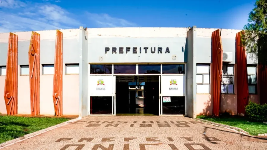 Processo Seletivo Quirinópolis GO 2026 — fachada da Prefeitura Municipal de Quirinópolis, em Goiás